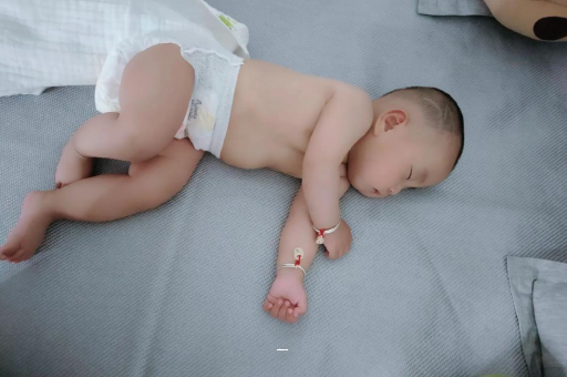 忻州宝宝总是摇头怎么回事